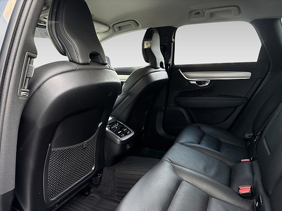 Volvo V90 Cross Country 14 of 18
