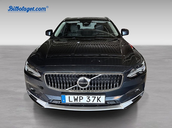 Volvo V90 Cross Country 3 of 5