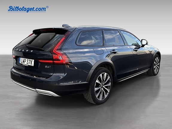 Volvo V90 Cross Country 7 of 18
