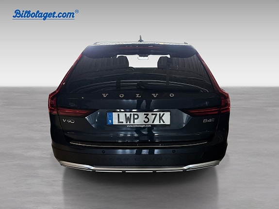 Volvo V90 Cross Country 7 of 16
