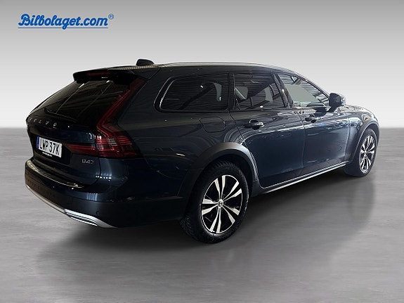 Volvo V90 Cross Country 6 of 16