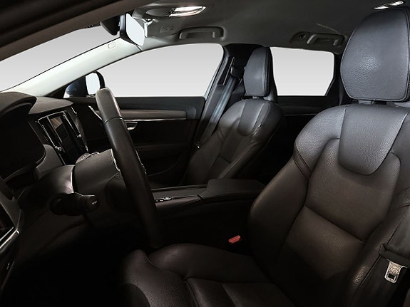 Volvo V90 Cross Country 10 of 16