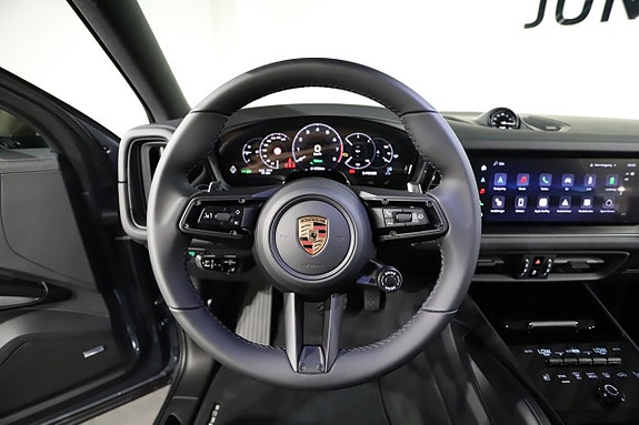 Porsche Cayenne 15 of 24