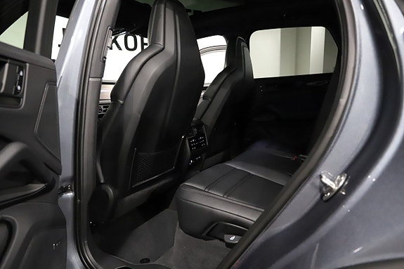 Porsche Cayenne 20 of 24
