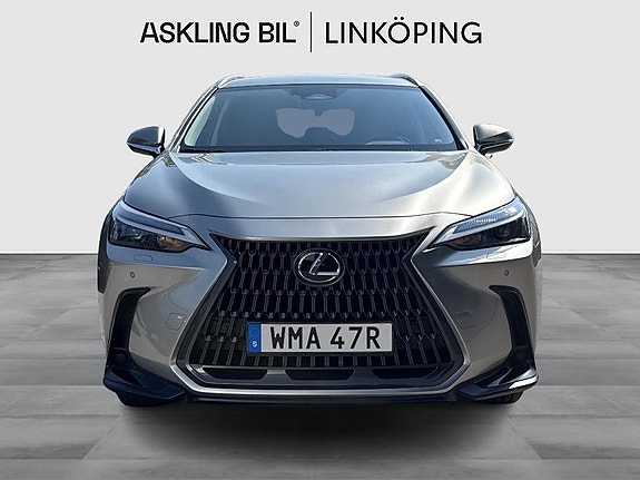 Lexus NX350h 5 of 5