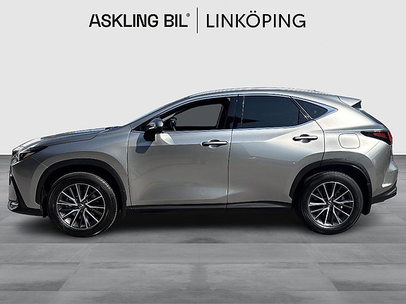 Lexus NX350h 3 of 5