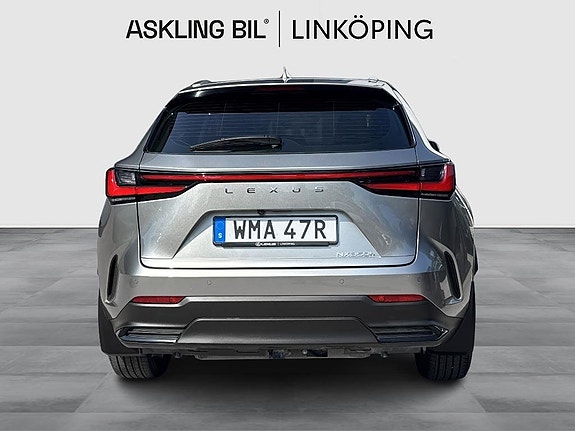 Lexus NX350h 4 of 5