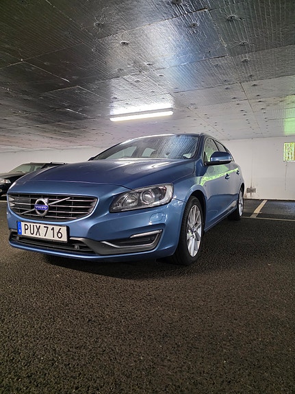 Volvo V60 3 of 5