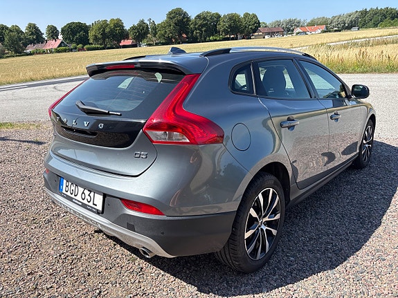 Volvo V40 Cross Country 4 of 5