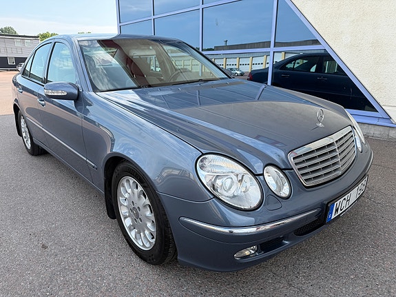 Mercedes-Benz E200 5 of 5
