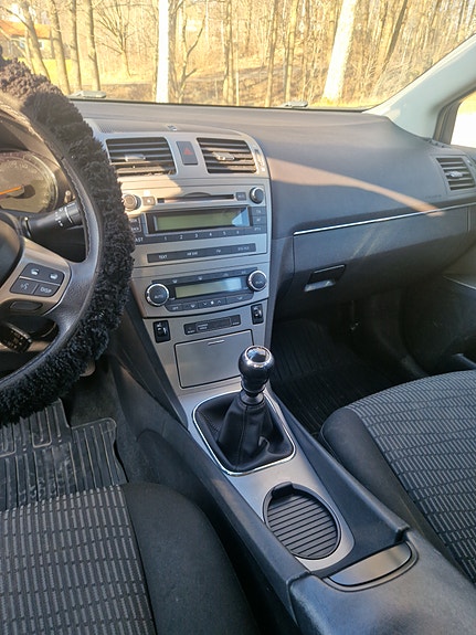 Toyota Avensis 3 of 5
