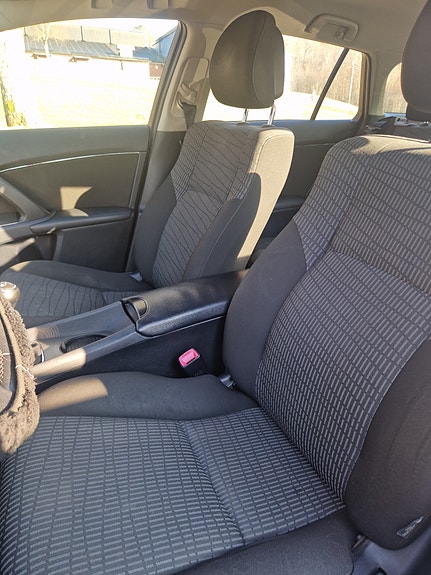 Toyota Avensis 4 of 5