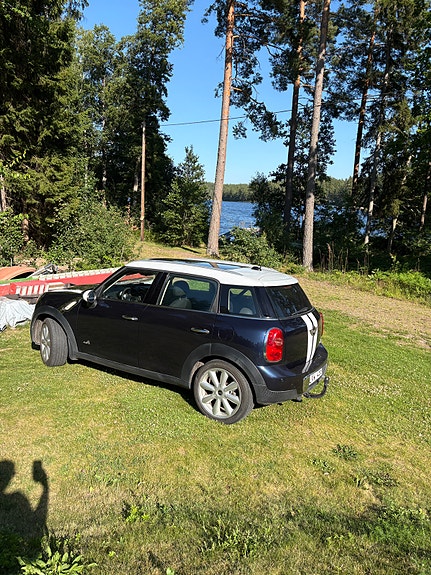 MINI Countryman Cooper D 2 of 5