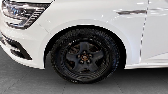 Renault Megane 9 of 9