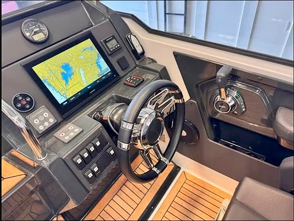 Grandezza 25S / Volvo Penta 300hk / 2022 / Bara 135 timmar! 5 of 5