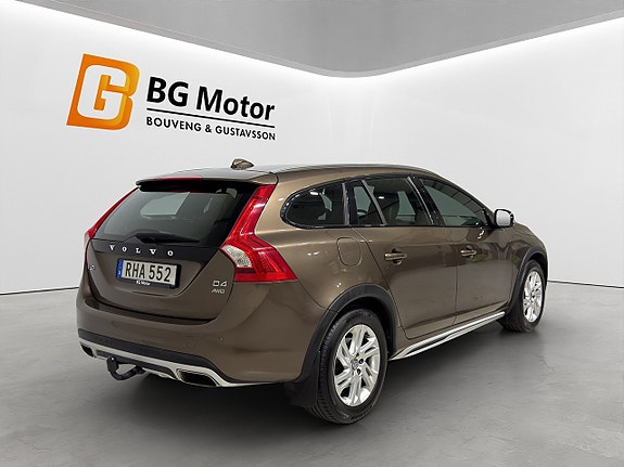 Volvo V60 Cross Country 4 of 5