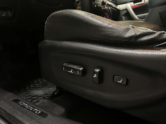 Kia Sorento 15 of 24