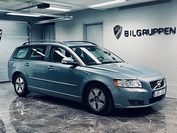 Volvo V50 2 of 5