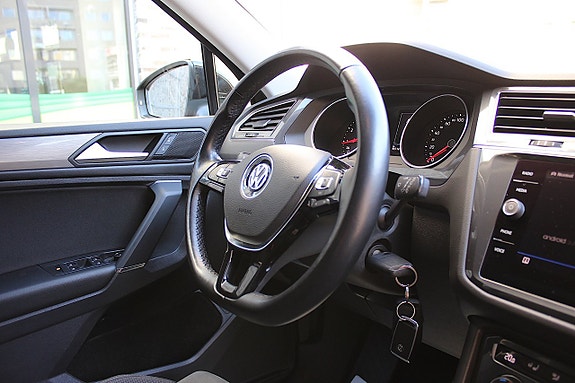 Volkswagen Tiguan Allspace 29 of 30