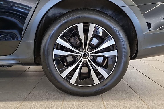 Volvo V90 Cross Country 17 of 22