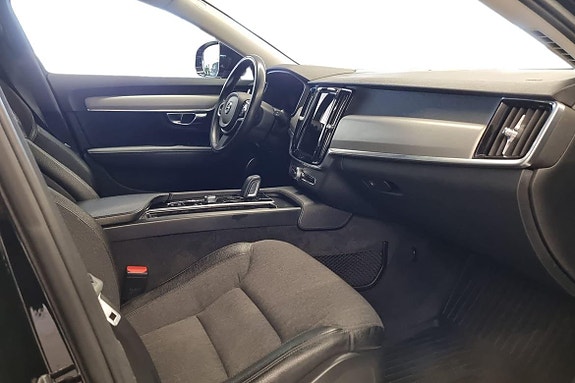 Volvo V90 Cross Country 14 of 30
