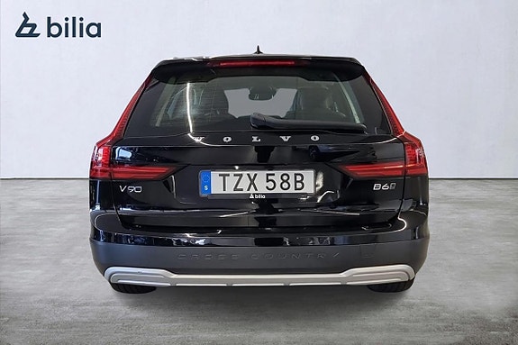 Volvo V90 Cross Country 9 of 30