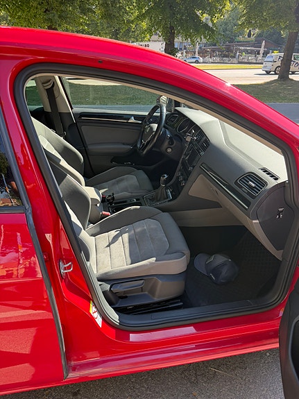 Volkswagen Golf VII 5 of 5