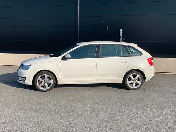 Skoda Rapid Spaceback 2 of 5