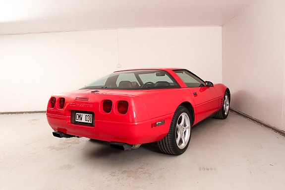 Chevrolet Corvette 10 of 22
