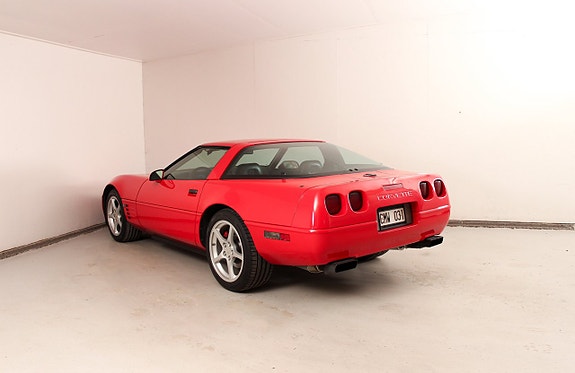 Chevrolet Corvette 12 of 22