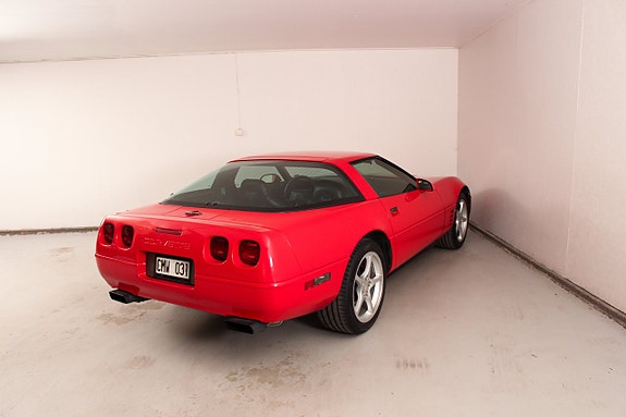 Chevrolet Corvette 13 of 22