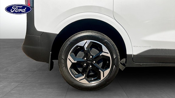Ford Courier 9 of 12