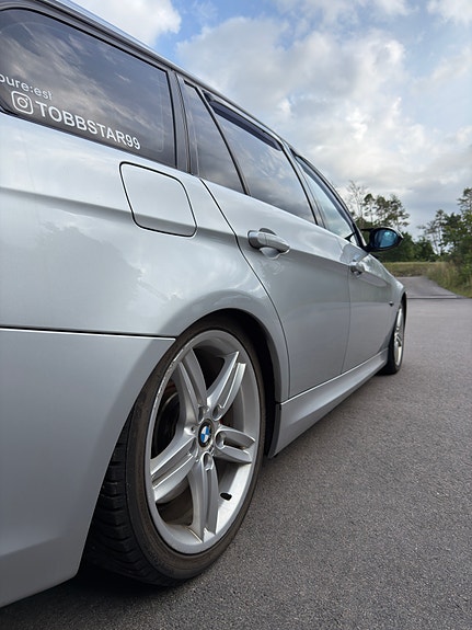 BMW 330i 6 of 12