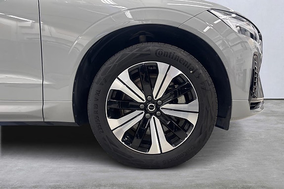 Volvo XC60 14 of 23