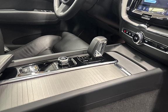Volvo XC60 15 of 23