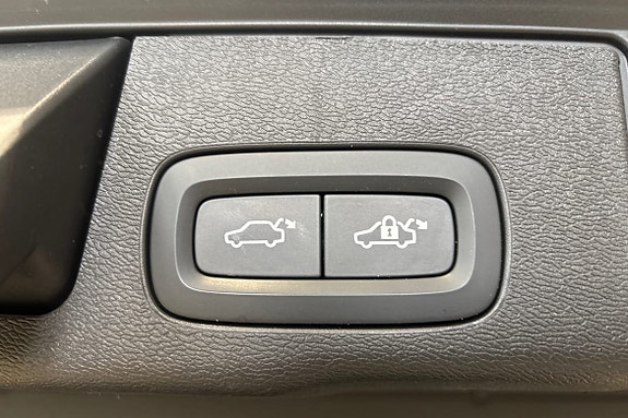 Volvo XC60 18 of 23