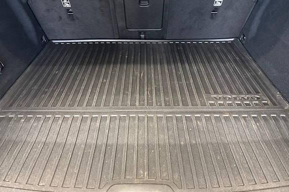 Volvo XC60 13 of 23