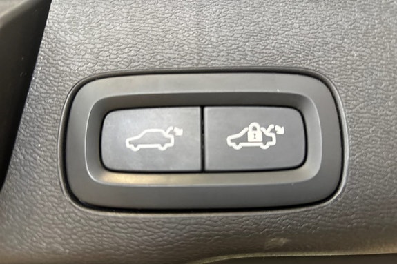 Volvo XC60 18 of 23