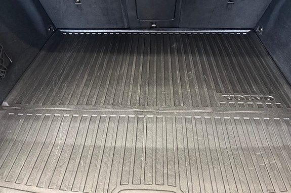 Volvo XC60 13 of 23