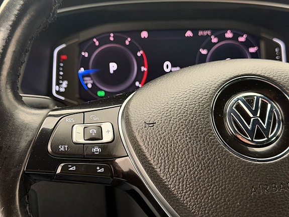Volkswagen Tiguan 14 of 26