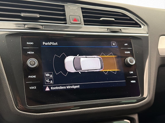 Volkswagen Tiguan 17 of 26