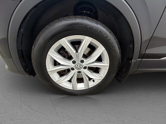 Volkswagen Tiguan 23 of 26