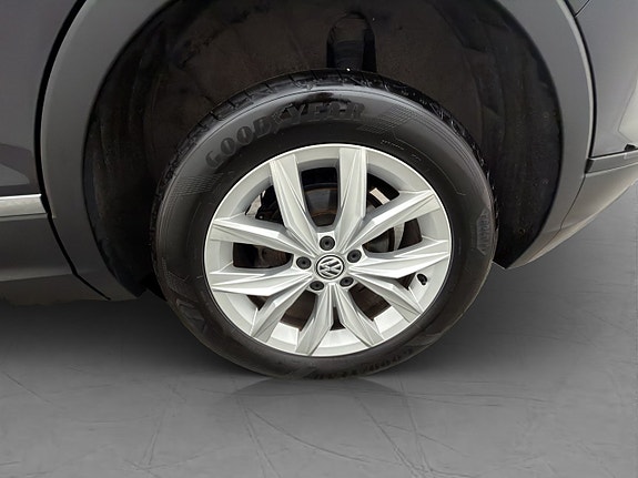 Volkswagen Tiguan 24 of 26