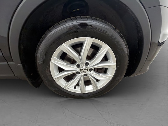 Volkswagen Tiguan 26 of 26