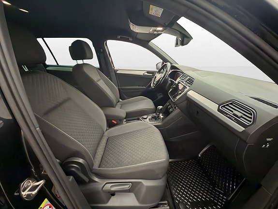 Volkswagen Tiguan 9 of 26