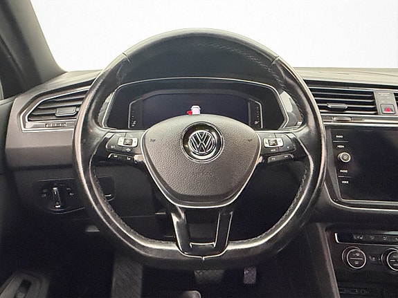 Volkswagen Tiguan 10 of 26