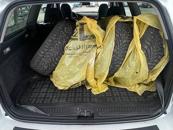 Volvo V70 10 of 20