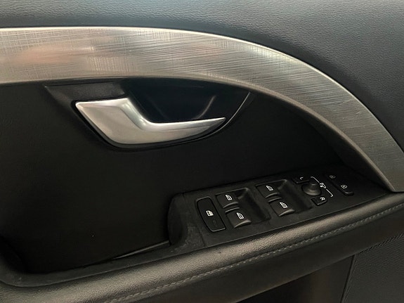 Volvo V70 8 of 20