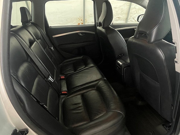 Volvo V70 11 of 20