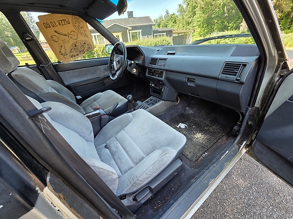 Mazda 626 4 of 5